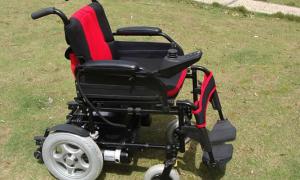 Rollstuhl und Wagen